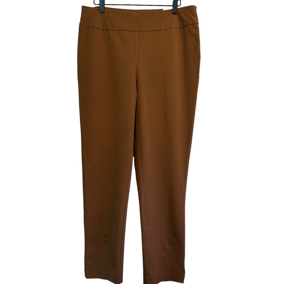 Chico's Pants 1.5 Short US M/10 Short Slimming 4 Way Stretch Pull on Cafe NEW - Picture 16 of 16